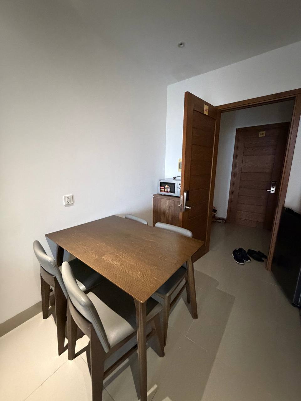 1-Bedroom Apartment in Khue My Dong photo 6 of 8