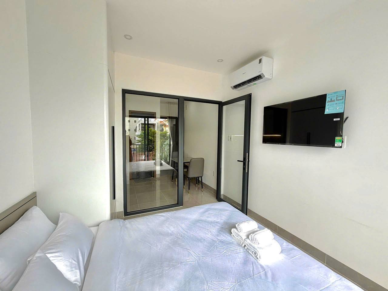 Brand-New 1-Bedroom Apartment in Son Tra photo 3 of 8