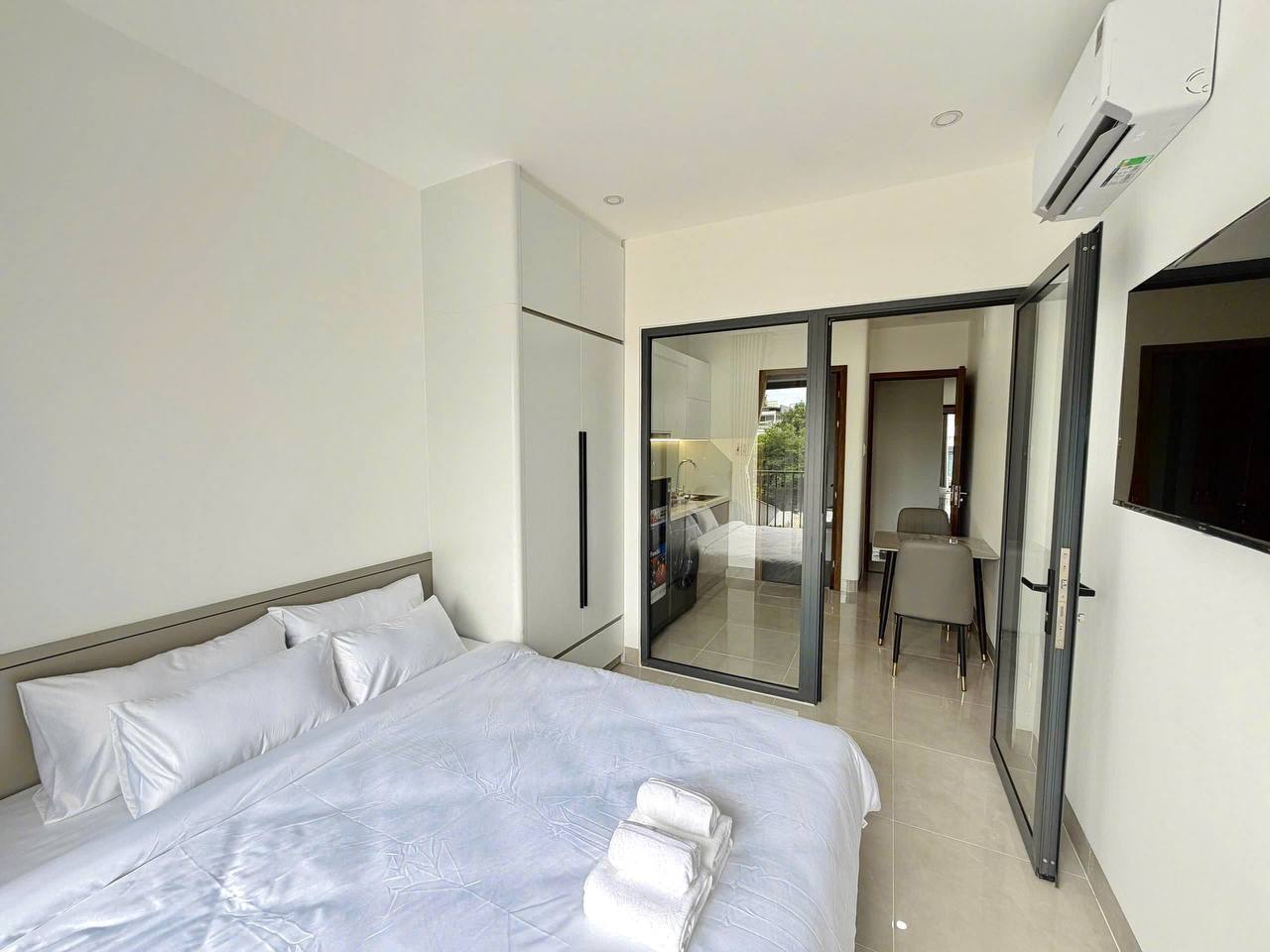 Brand-New 1-Bedroom Apartment in Son Tra photo 5 of 8