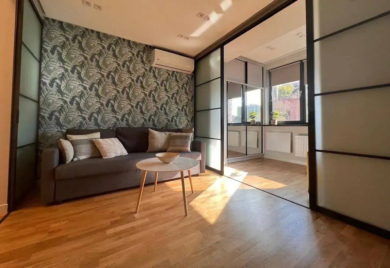 Furnished 2-Bedroom Apartment in Kentron photo 1 of 8