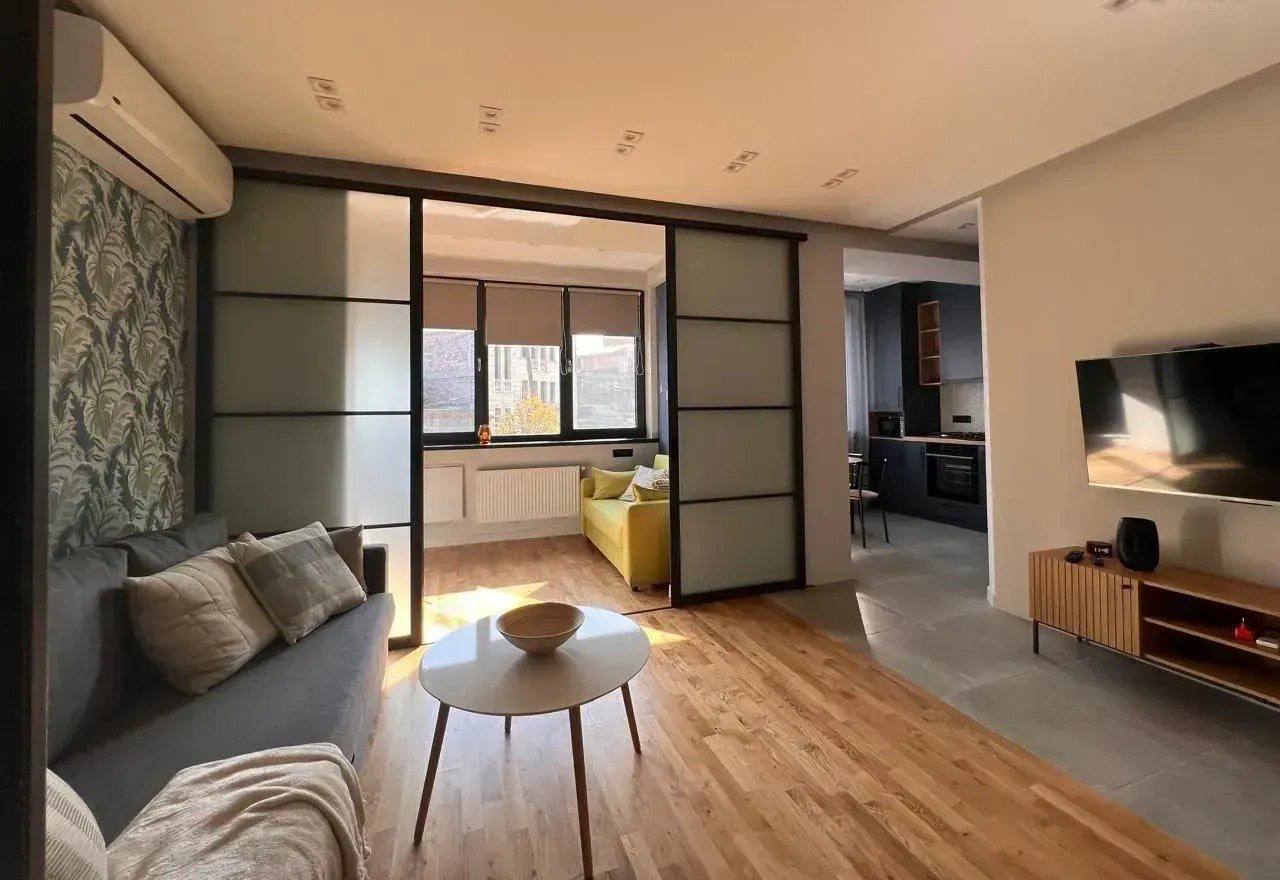 Furnished 2-Bedroom Apartment in Kentron photo 3 of 8