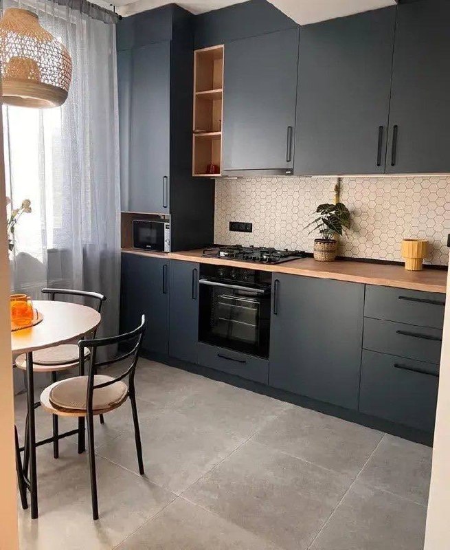 Furnished 2-Bedroom Apartment in Kentron photo 4 of 8