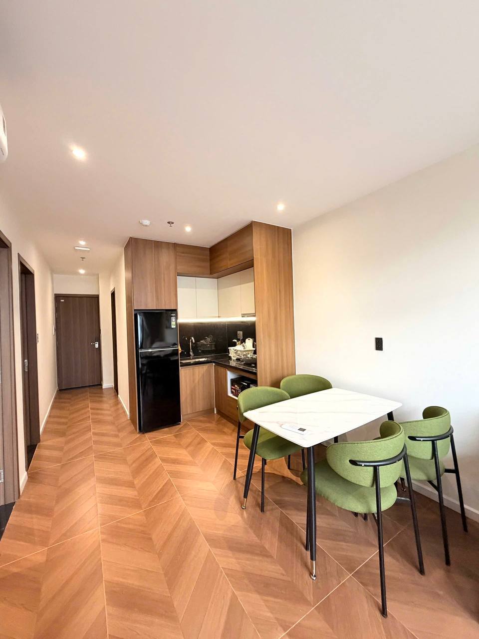 2-Bedroom Apartment on Vo Nguyen Giap photo 3 of 8