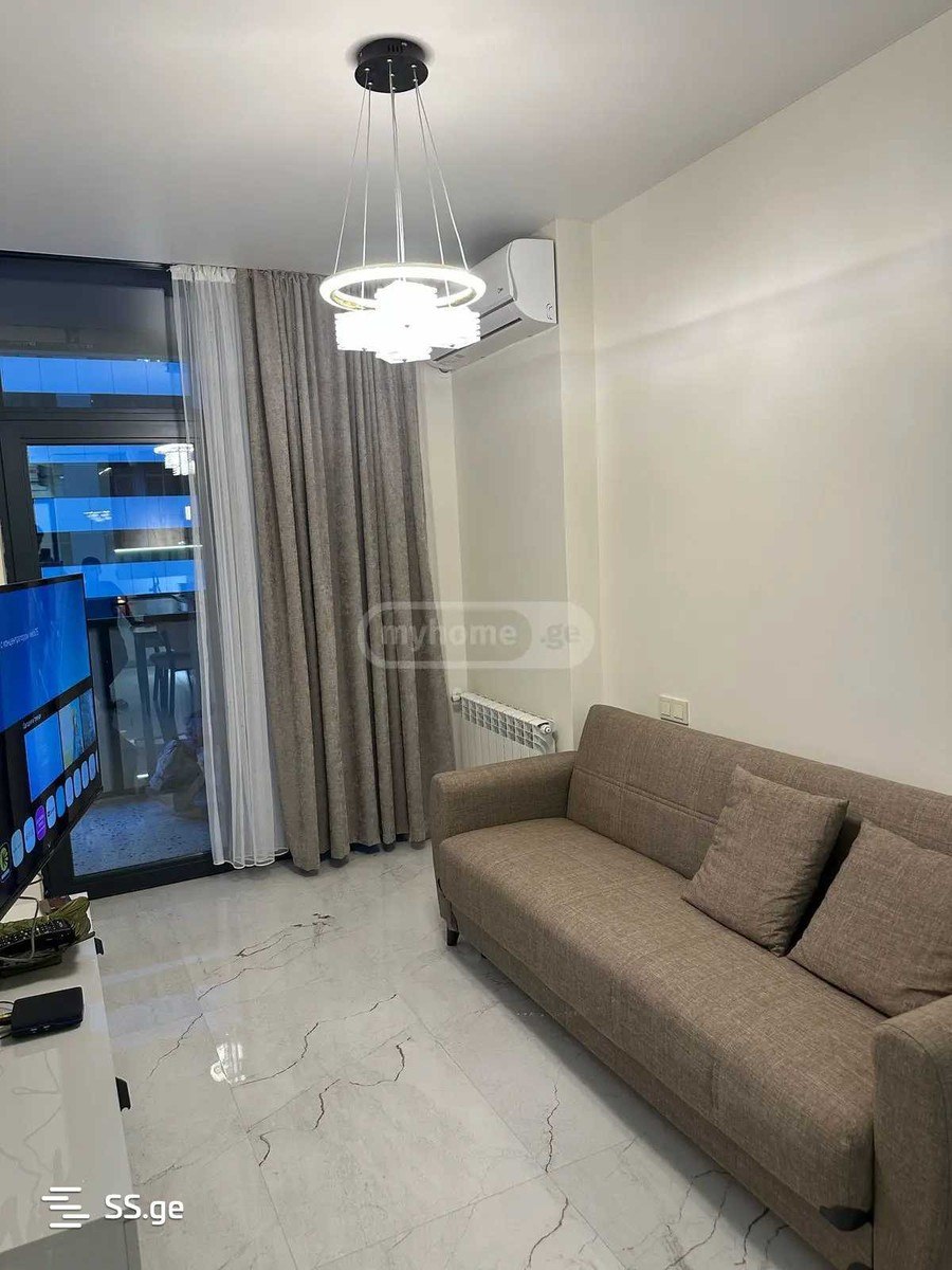 2-Room Apartment for Rent in Batumi photo 1 of 8