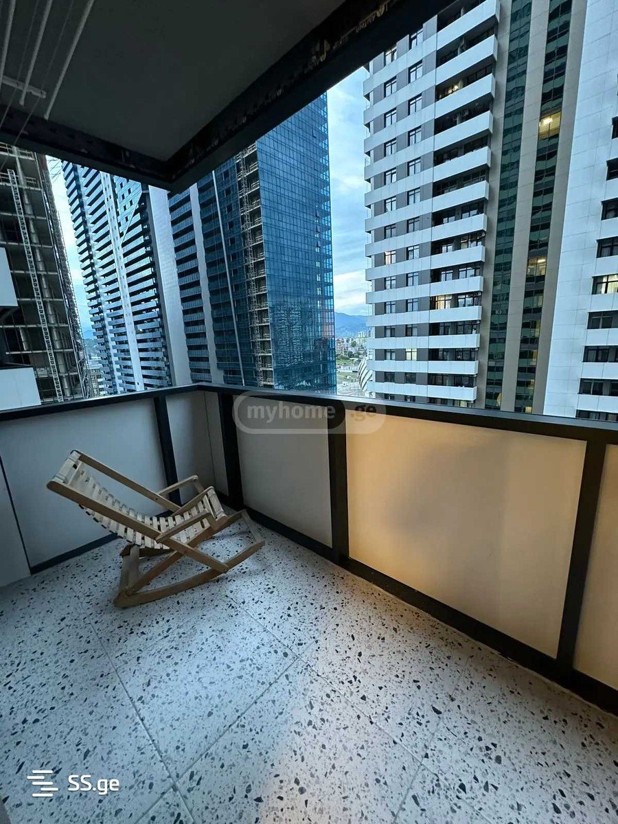 2-Room Apartment for Rent in Batumi photo 5 of 8