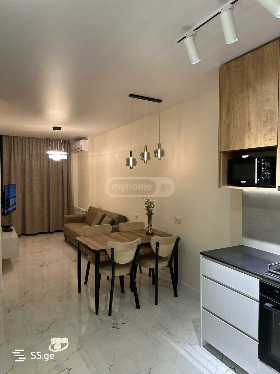 2-Room Apartment for Rent in Batumi photo 6 of 8