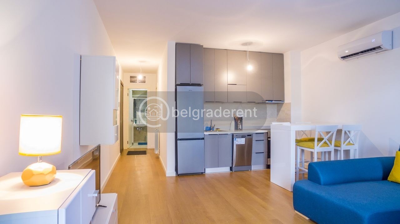 One-Bedroom Apartment in Stari Grad photo 2 of 7
