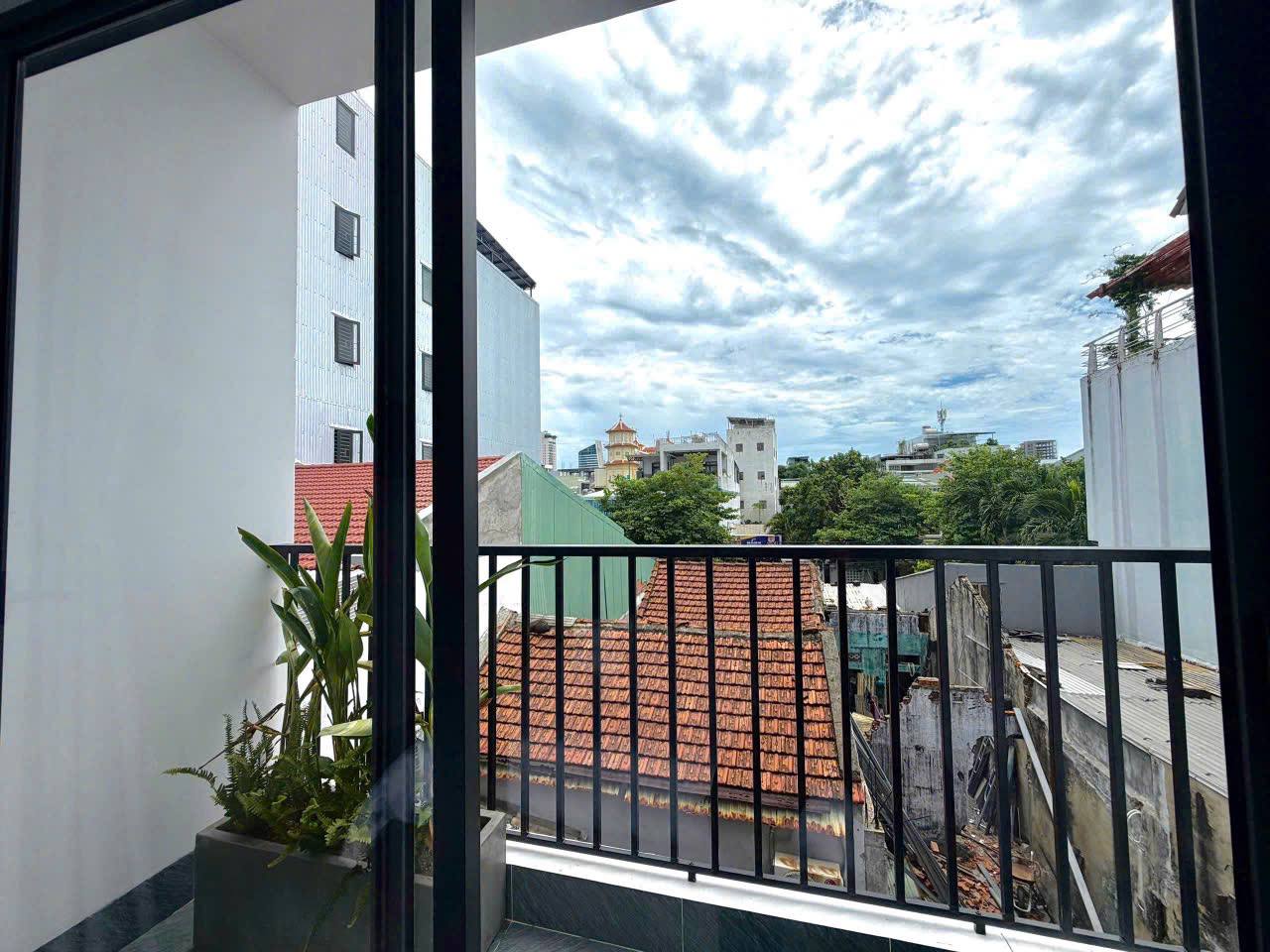 1-Bedroom Apartment in Son Tra photo 2 of 8
