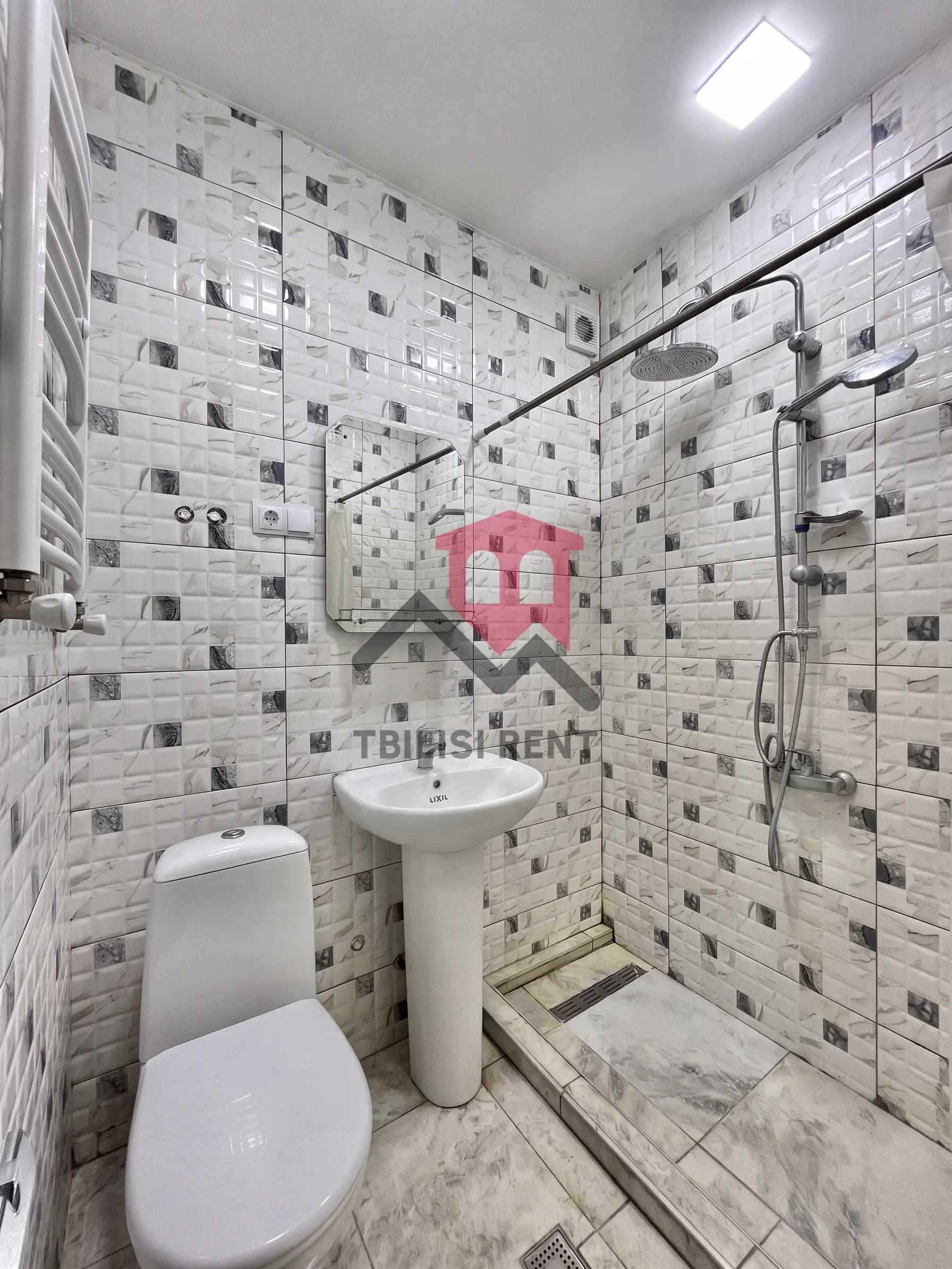 Two-Bedroom Apartment in Saburtalo photo 8 of 8