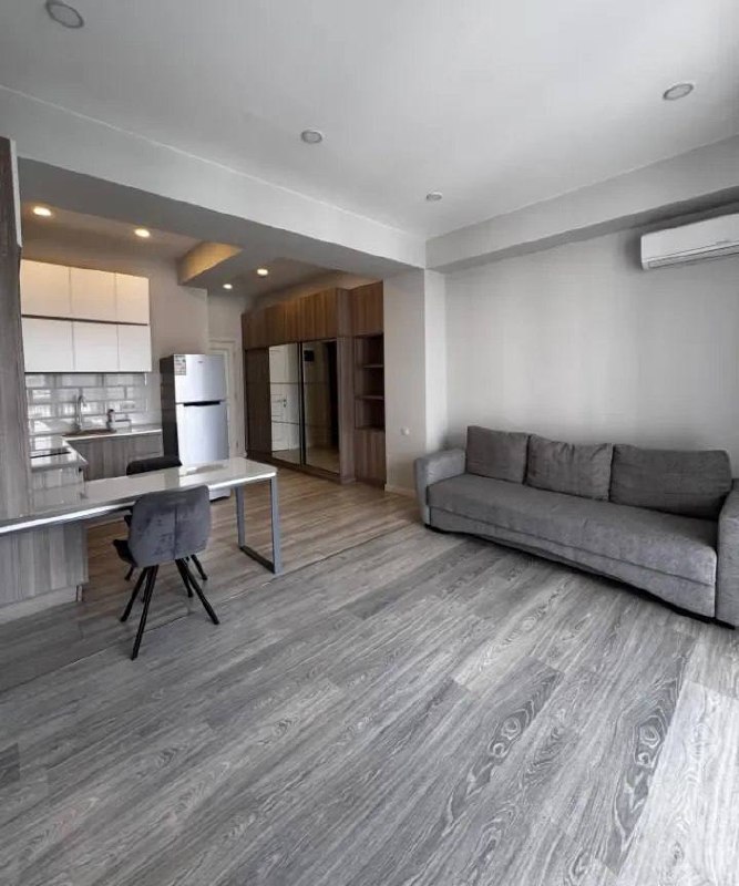 Two-Room Apartment in Central Yerevan photo 3 of 8