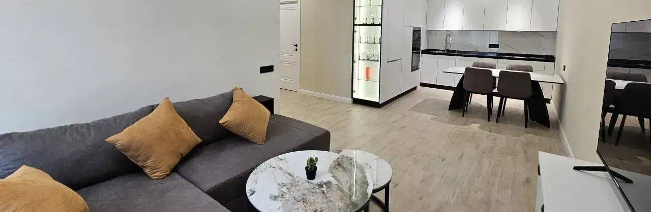 3-Bedroom Apartment in Kentron photo 2 of 8