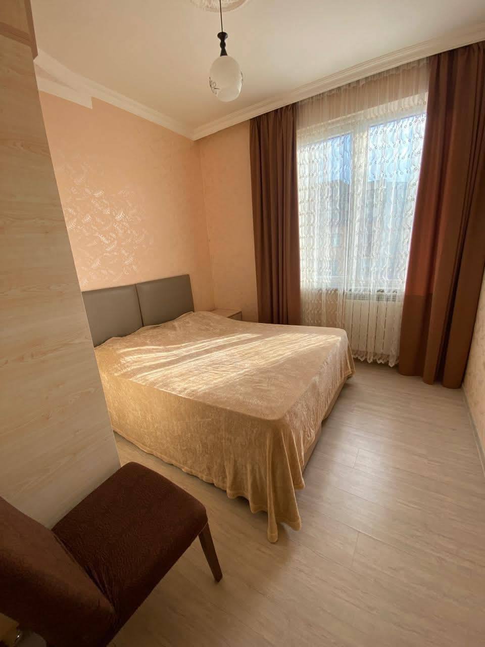 2-Bedroom Apartment on Agmashenebeli Street photo 3 of 6