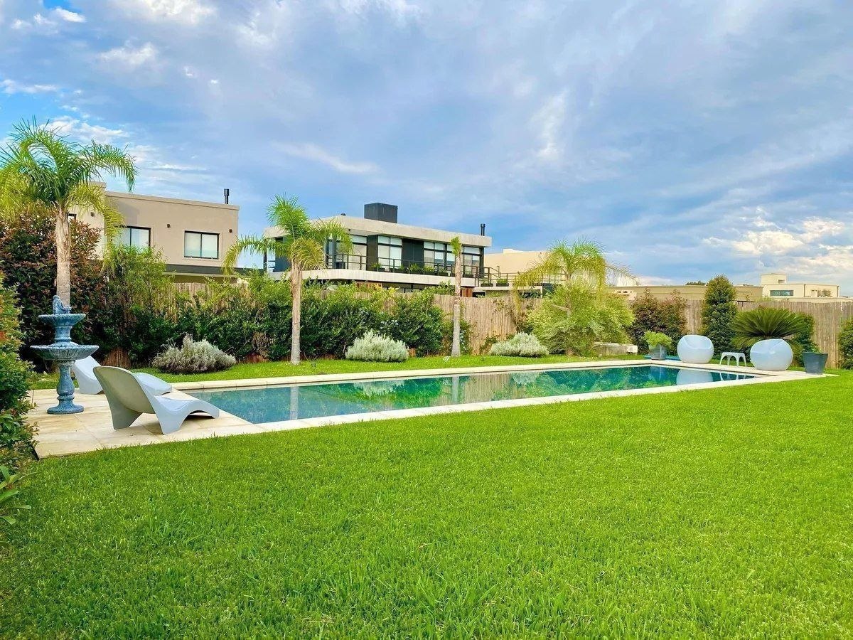 Furnished House with Pool in Escobar photo 2 of 8