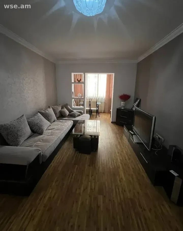 3-комнатная квартира в аренду в Давташене photo 2 of 8