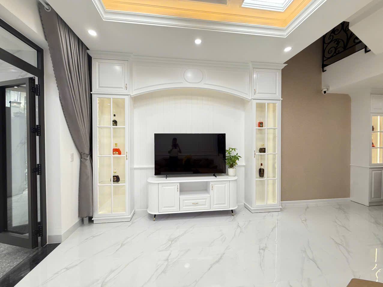 4-Bedroom House in Hoa Khanh photo 2 of 8