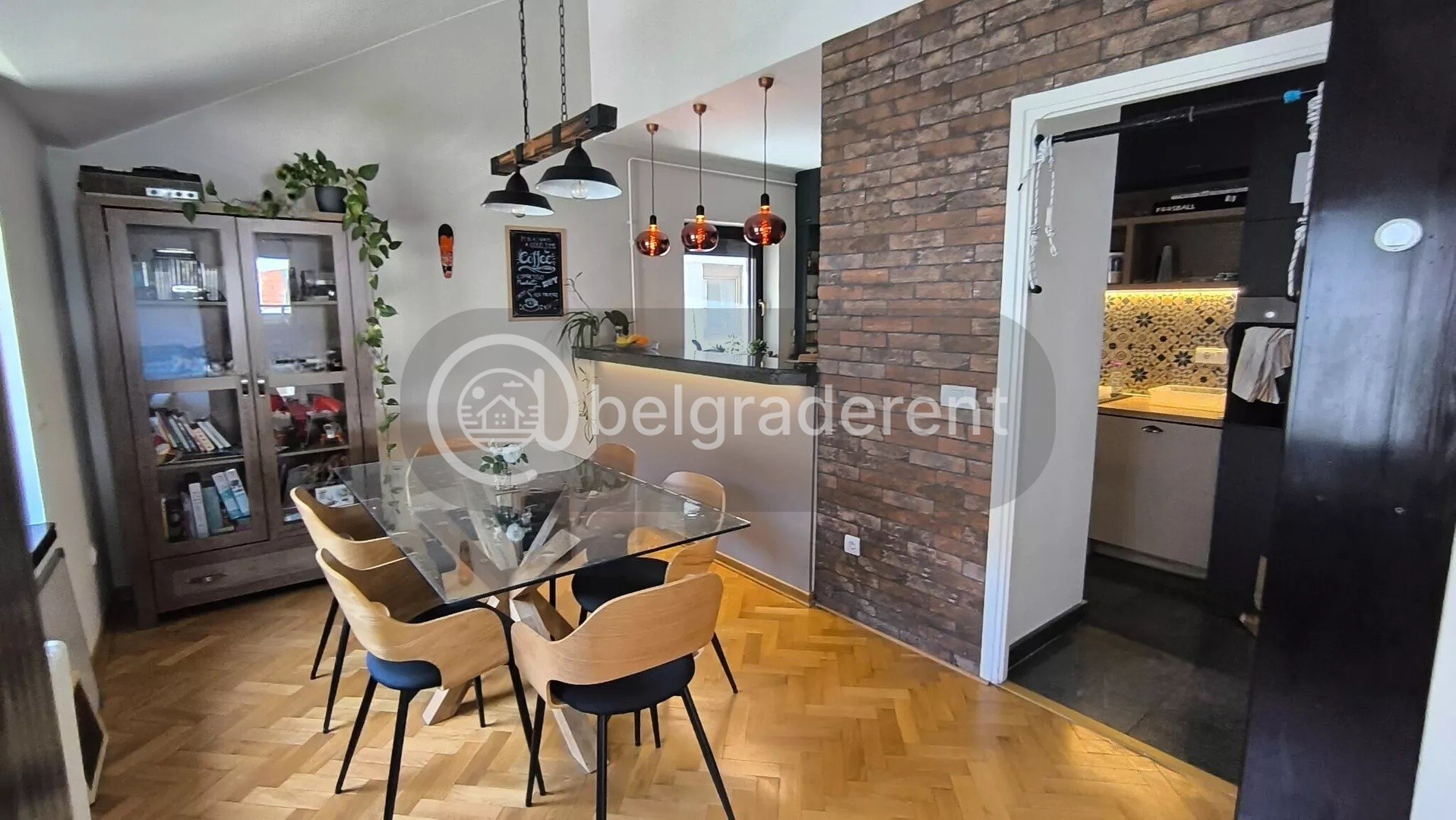 100 m² Apartment in Čukarica photo 1 of 8