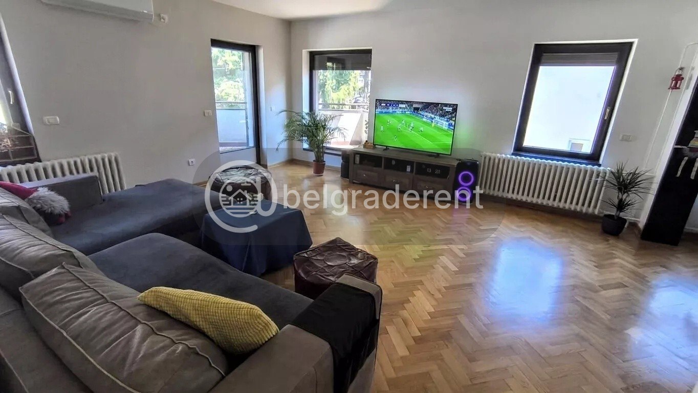 100 m² Apartment in Čukarica photo 2 of 8