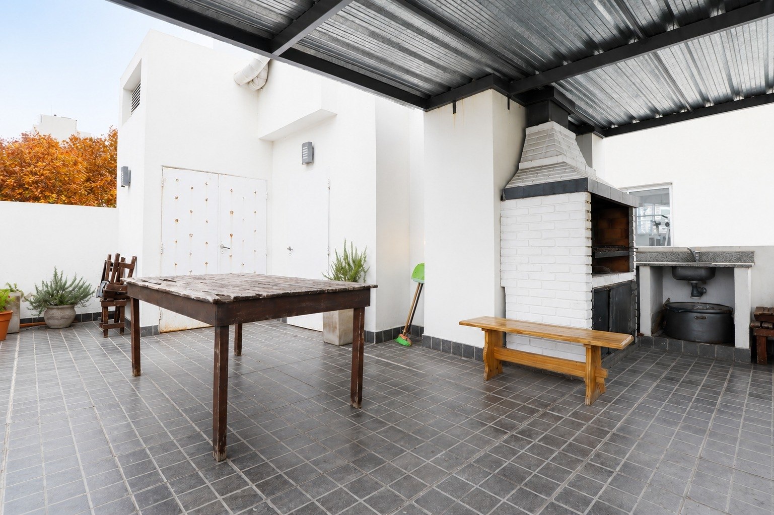 Two-Room Apartment with Balcony and Pool in Palermo photo 8 of 8
