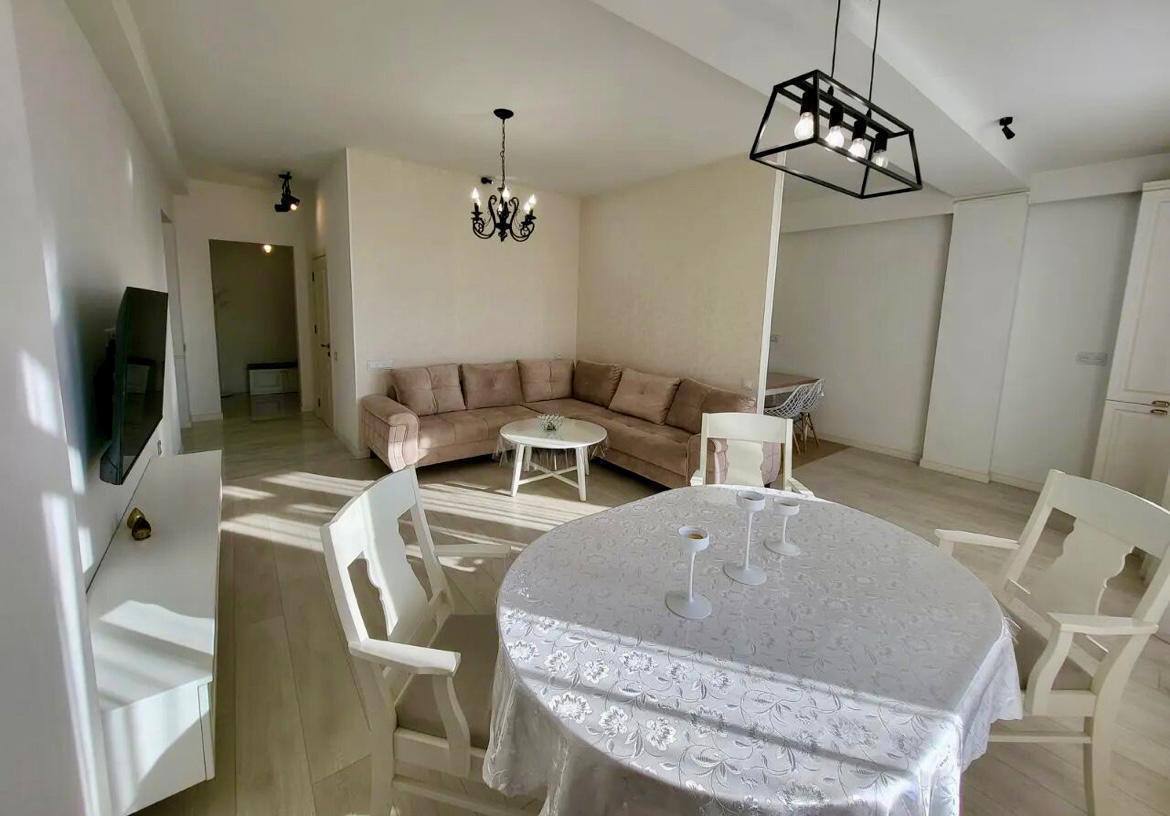 Furnished 4-Bedroom Apartment in Kentron photo 2 of 8