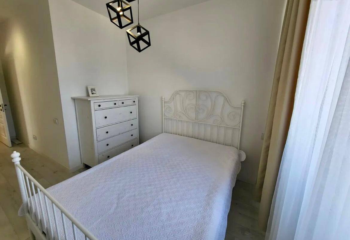 Furnished 4-Bedroom Apartment in Kentron photo 5 of 8