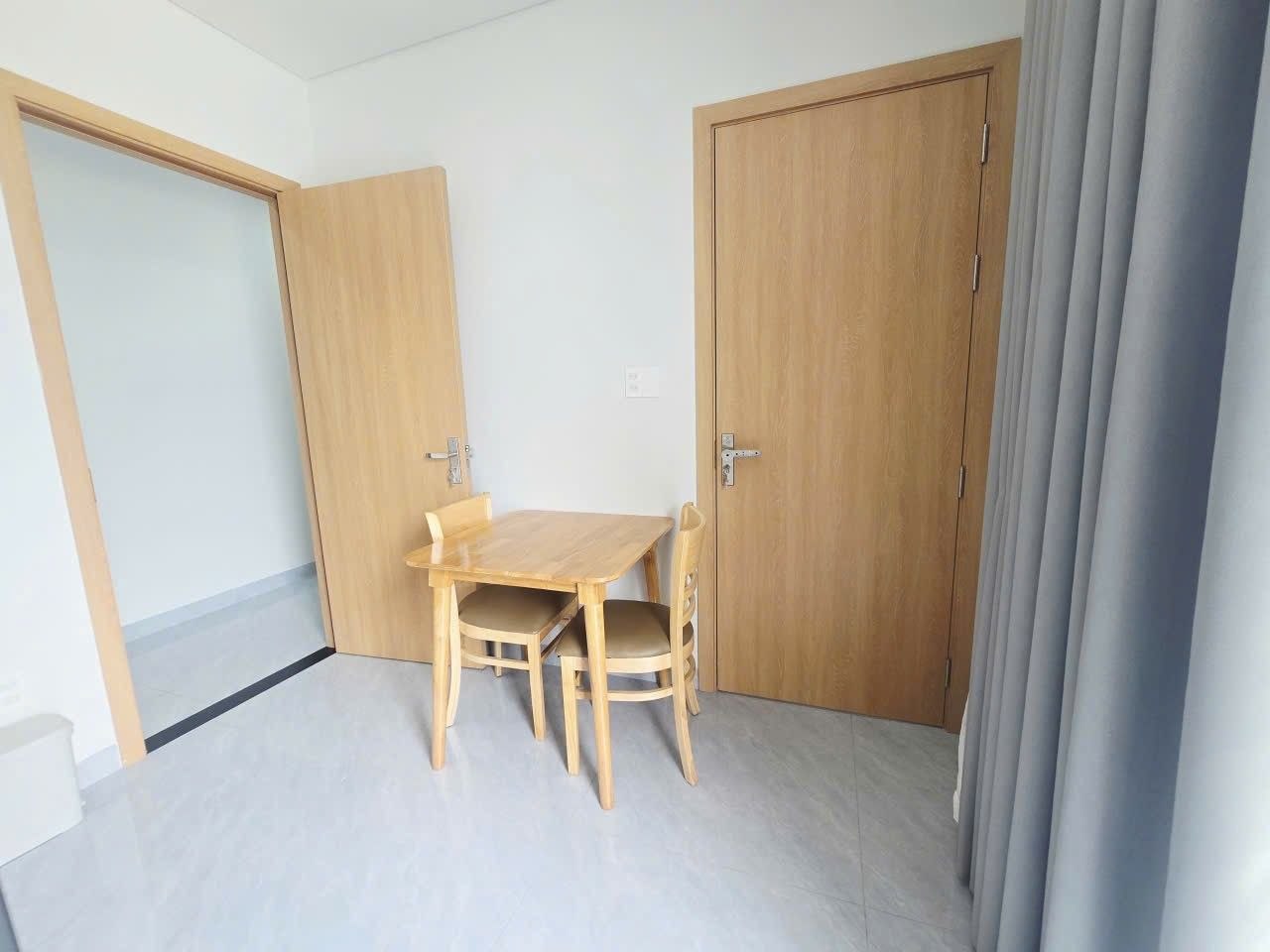 Furnished 1-Bedroom Apartment with Mountain View photo 3 of 8