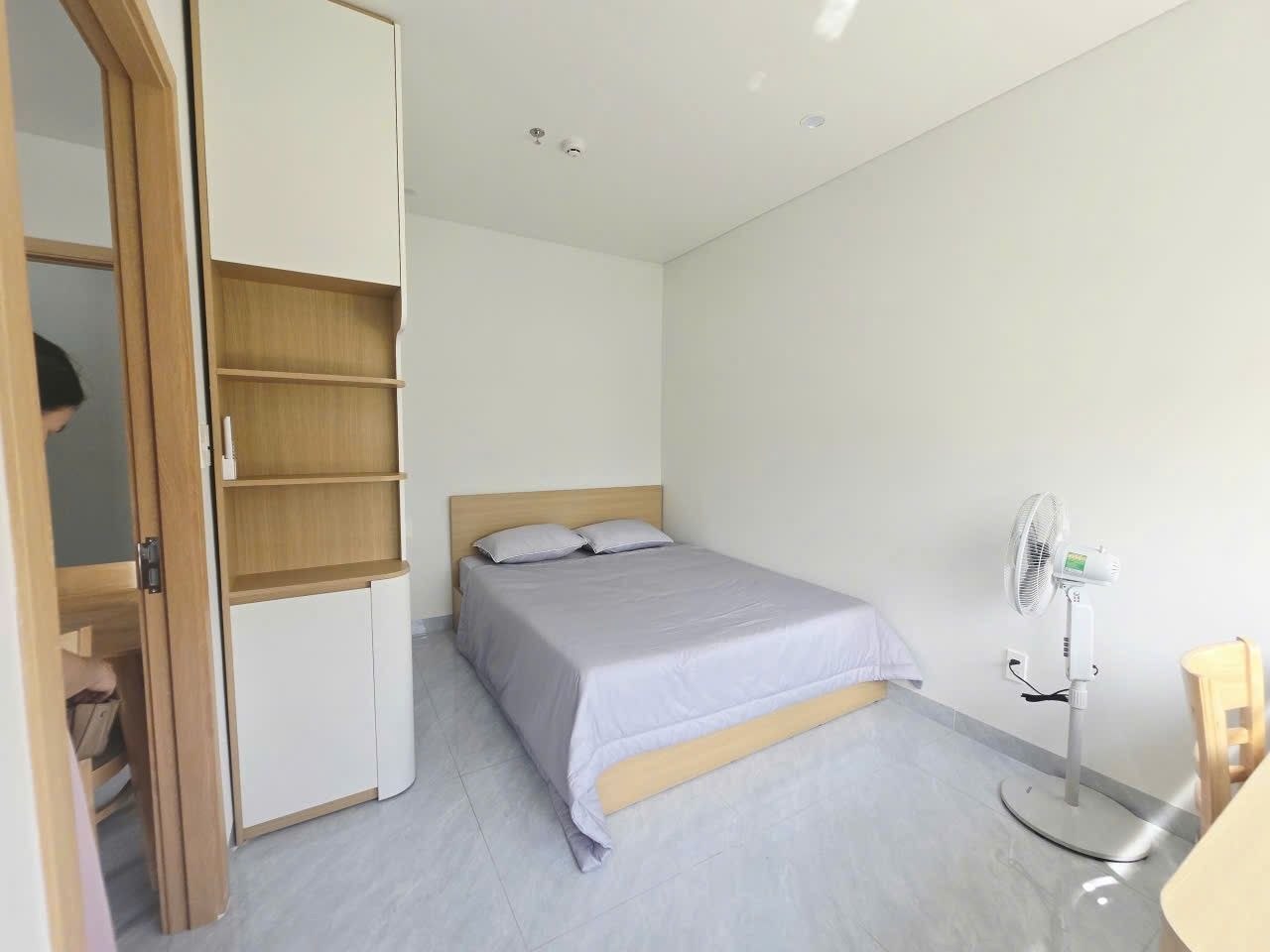 Furnished 1-Bedroom Apartment with Mountain View photo 4 of 8