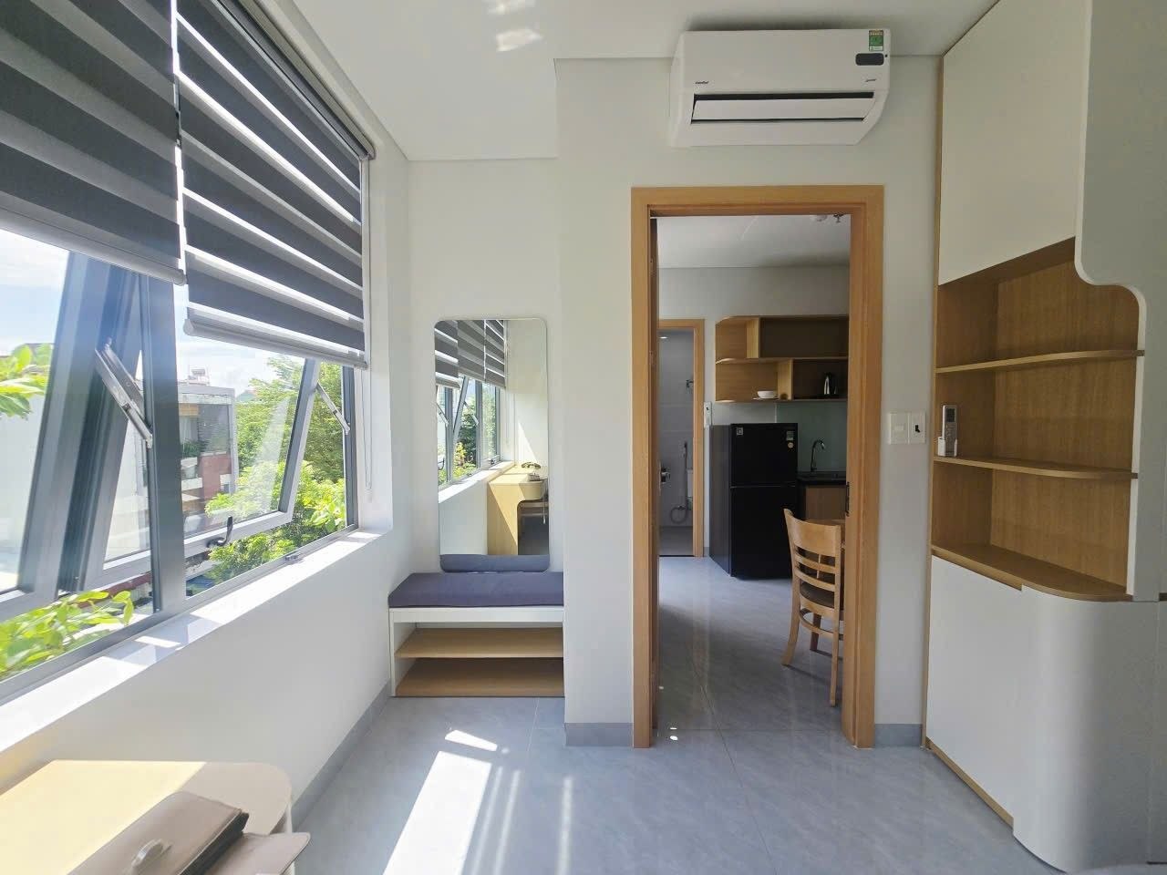 Furnished 1-Bedroom Apartment with Mountain View photo 5 of 8