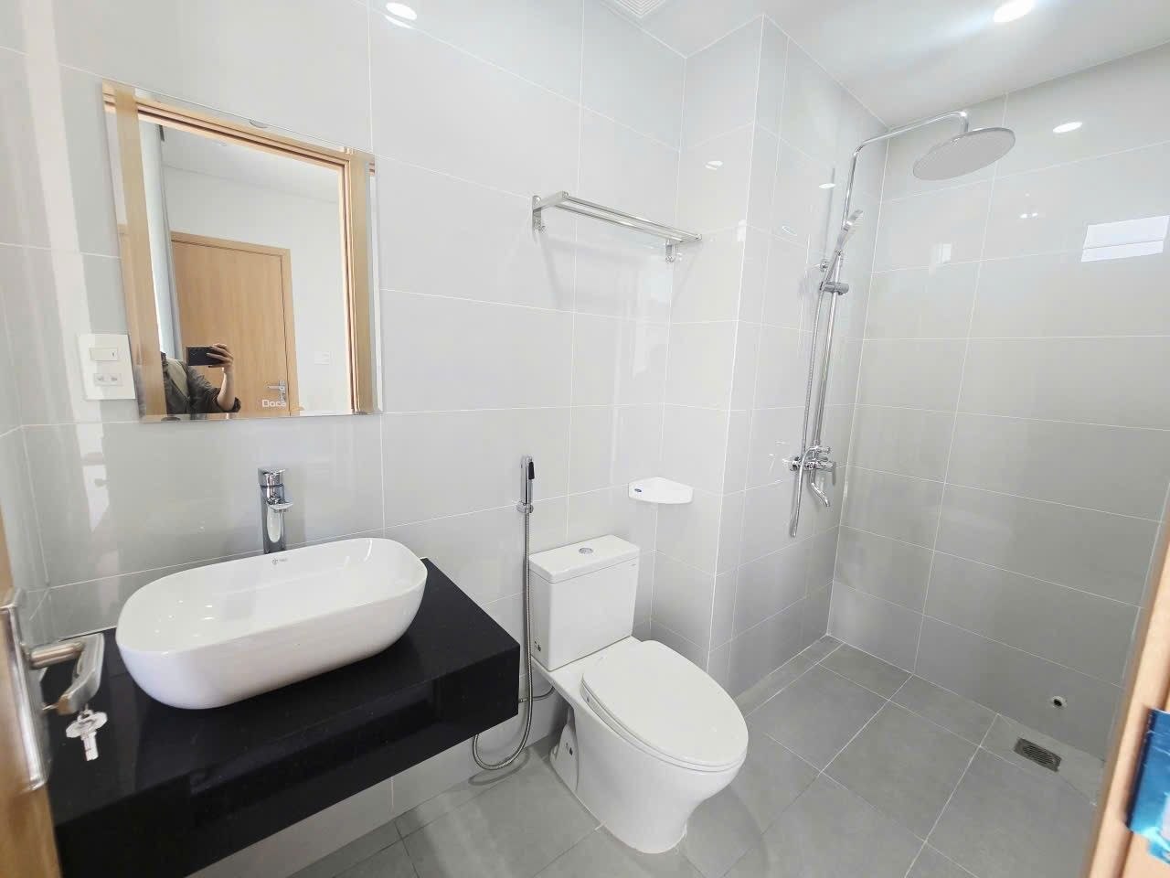 Furnished 1-Bedroom Apartment with Mountain View photo 8 of 8