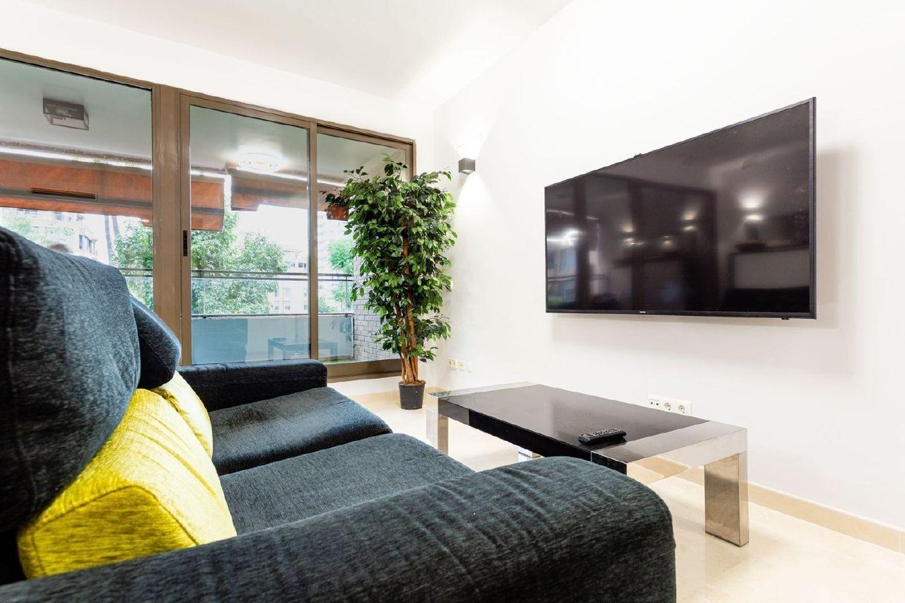 3-Bedroom Apartment for Rent in Sant Pau photo 6 of 8