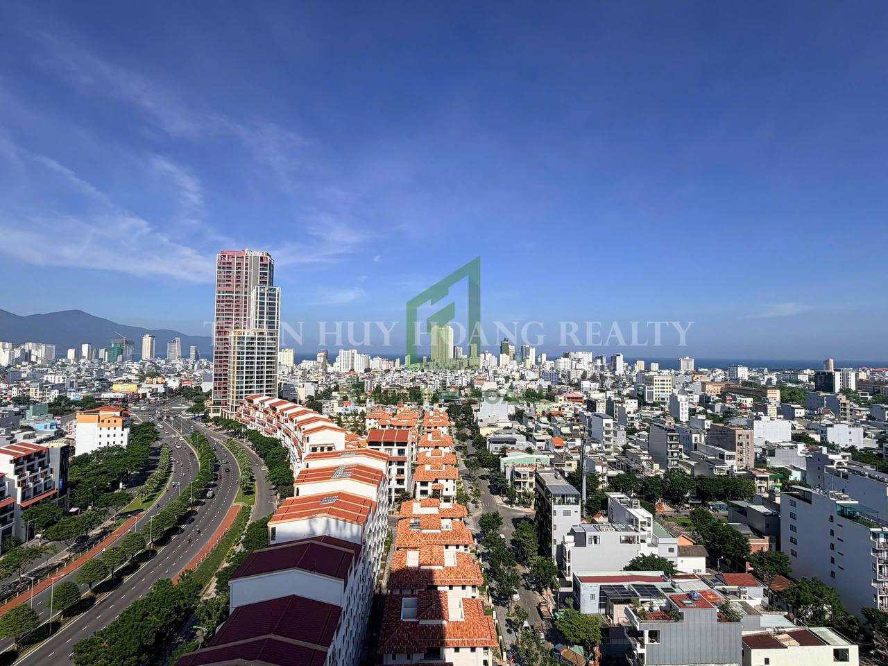 Luxury 2-Bedroom Apartment with Sea and Han River Views photo 4 of 8