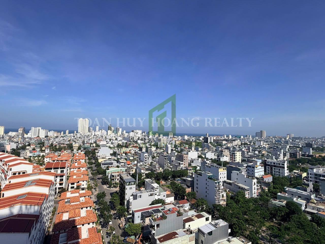 Luxury 2-Bedroom Apartment with Sea and Han River Views photo 5 of 8