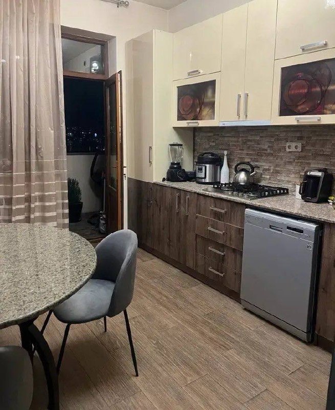 Меблированная 3-комнатная квартира в Аване photo 3 of 8