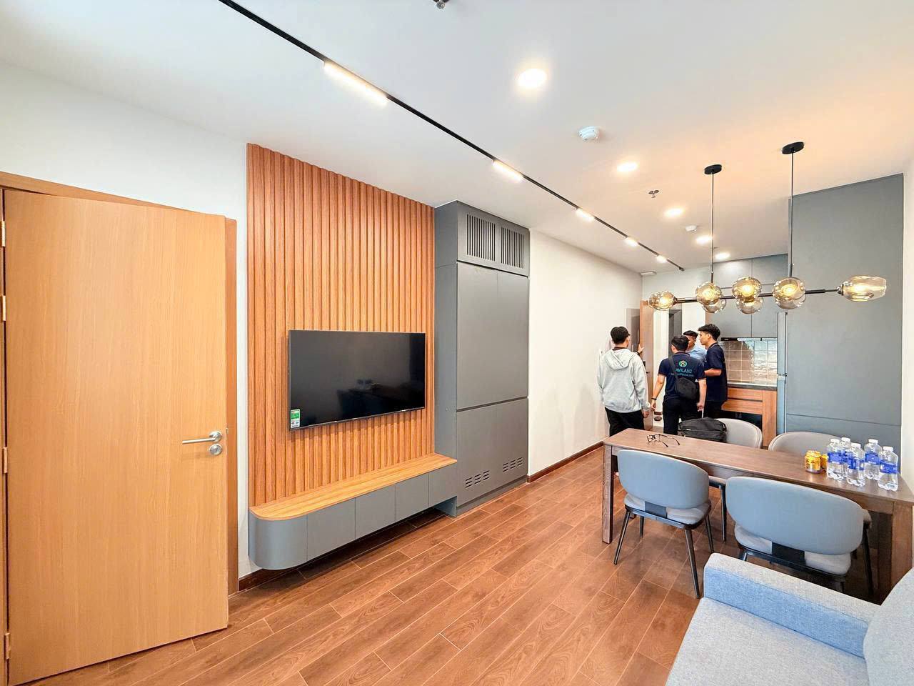 Modern 1-Bedroom Apartment at Sun Cosmo Residence photo 1 of 8