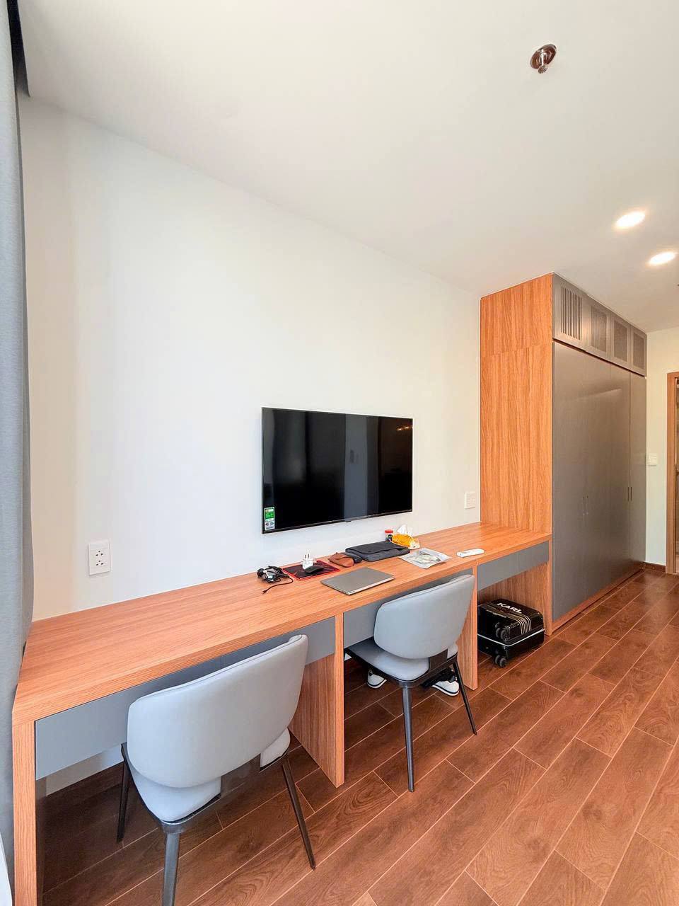 Modern 1-Bedroom Apartment at Sun Cosmo Residence photo 5 of 8