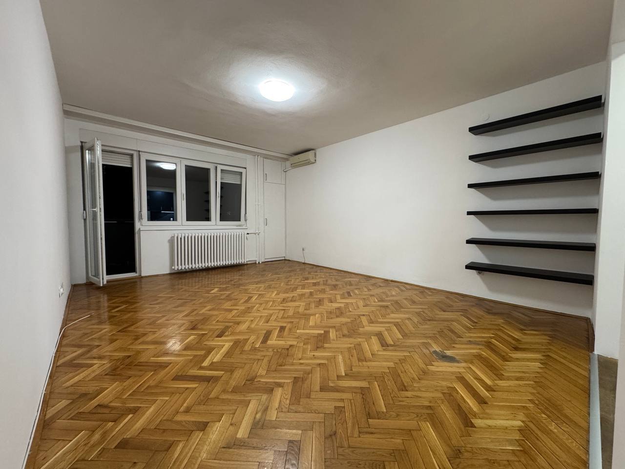One-Bedroom Apartment with Balcony in Vračar photo 8 of 8