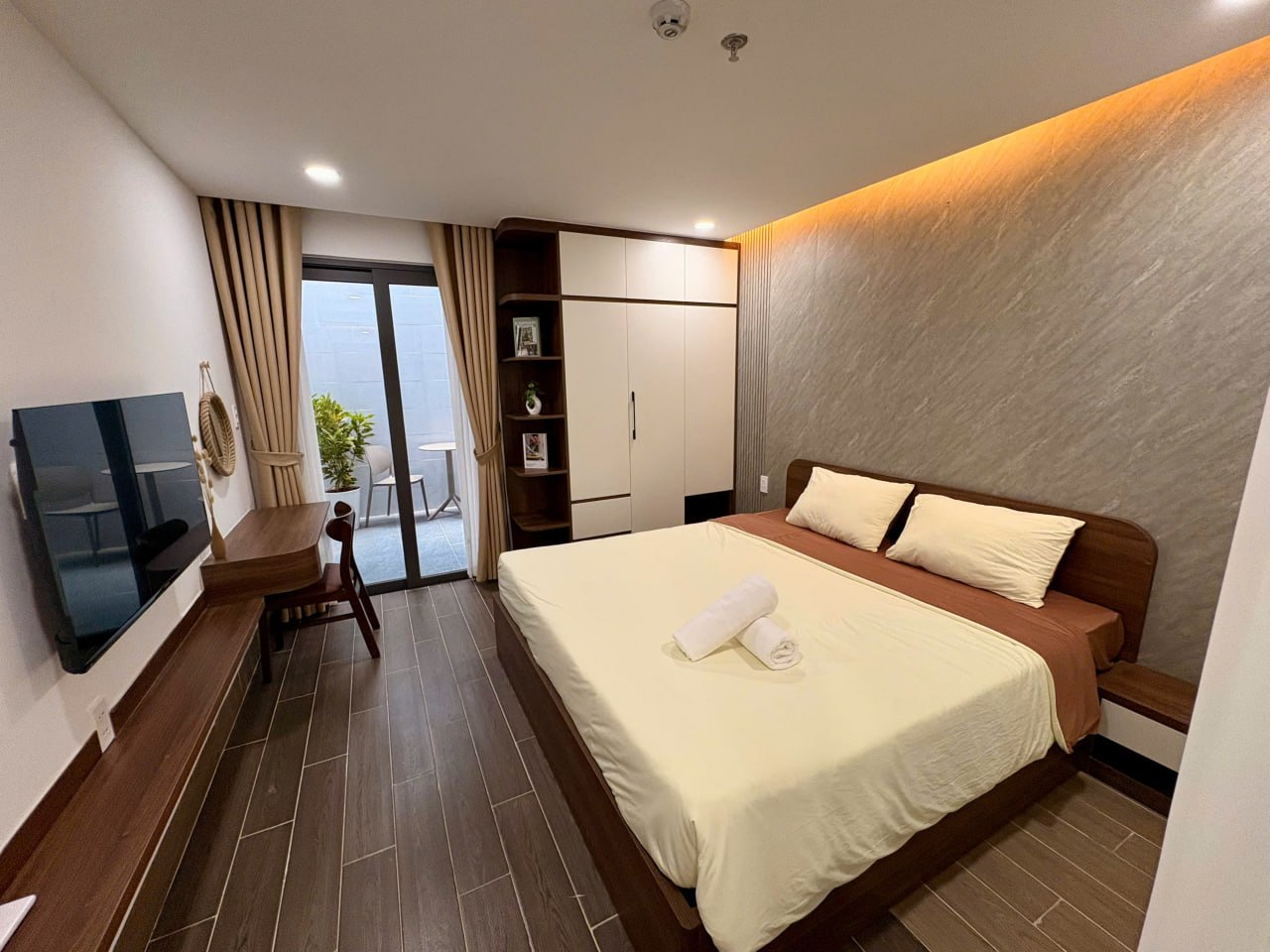 1-Bedroom Apartment with Pool in An Hai Dong photo 4 of 8