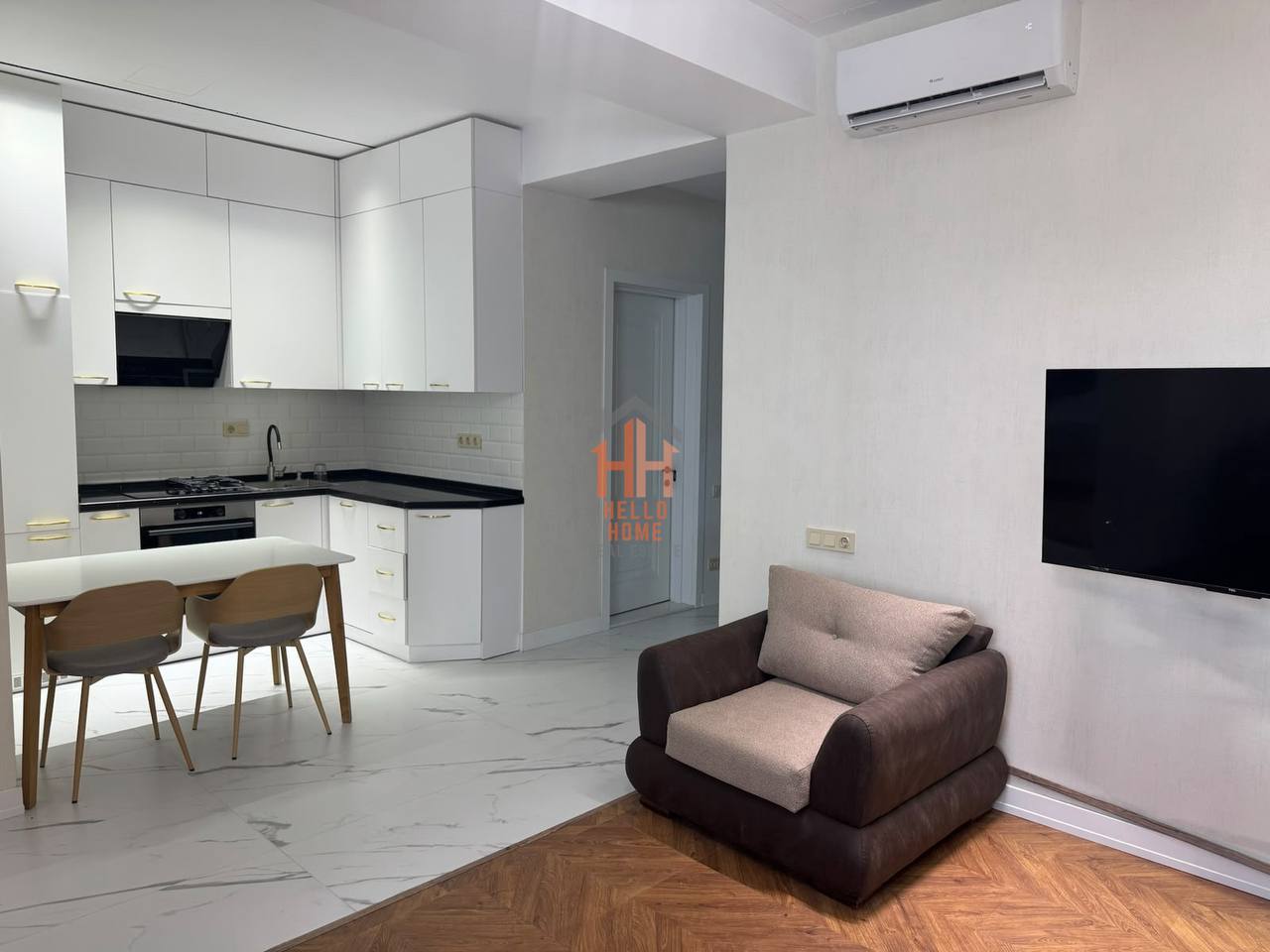 Furnished 1-Bedroom Apartment on Griboedova Street photo 1 of 6