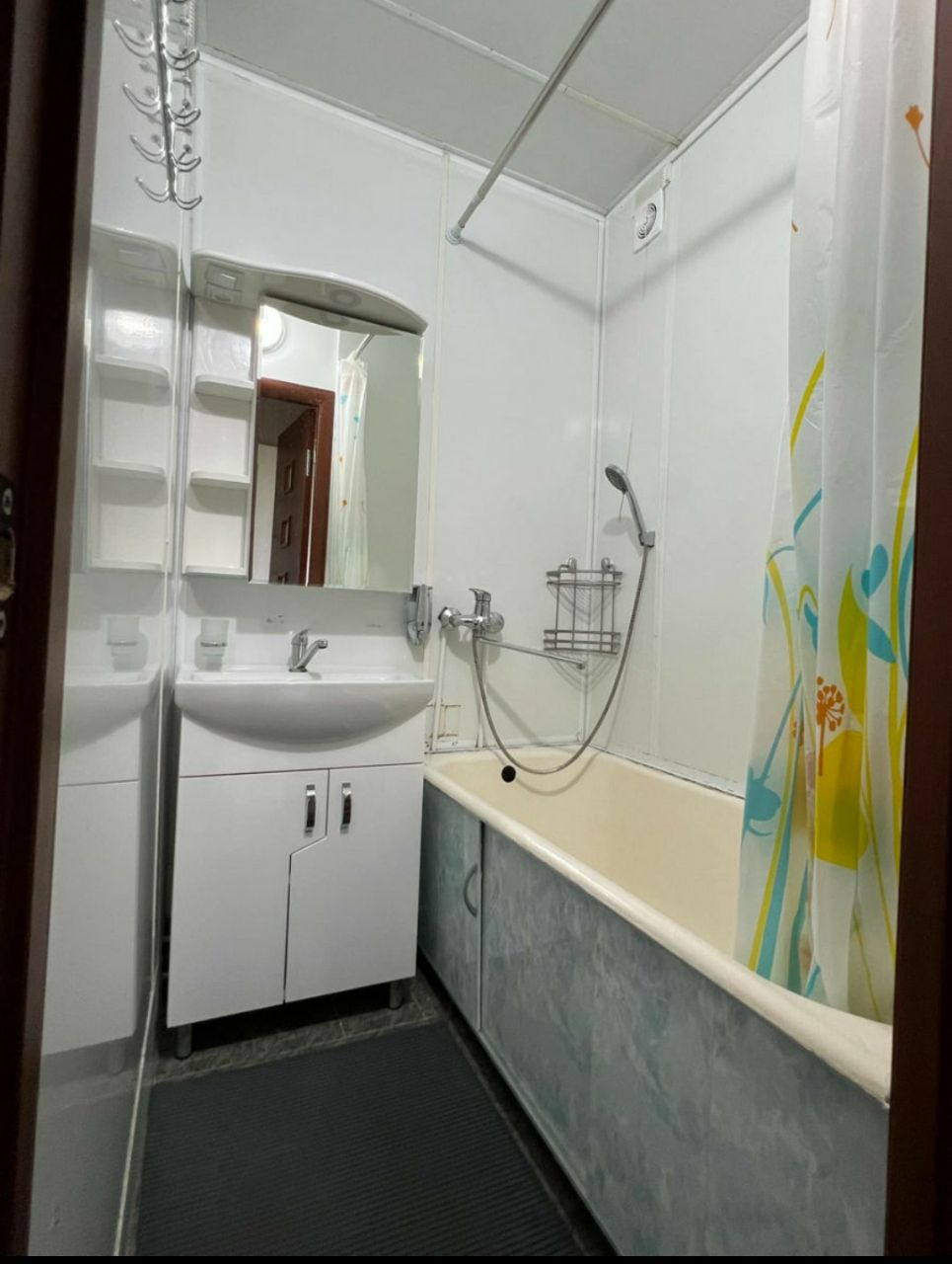 Two-Room Apartment in Botanica photo 8 of 8