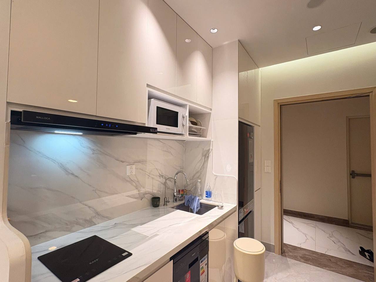 High-Floor Studio Apartment Near the River photo 6 of 8