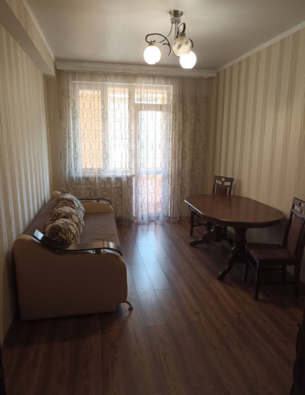 Three-Room Apartment in Central Chisinau photo 3 of 6