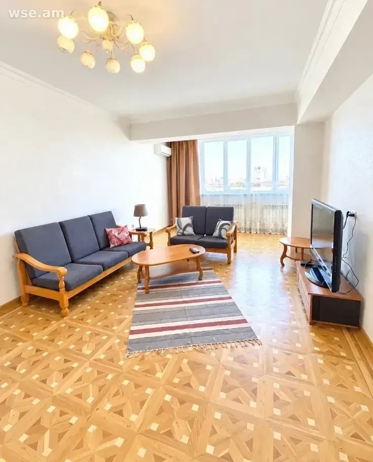3-Bedroom Apartment in Kentron photo 1 of 8