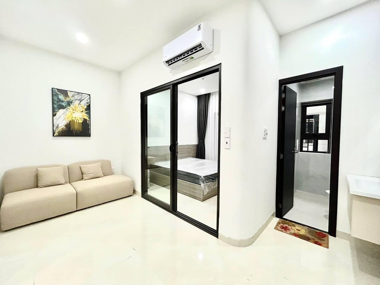 Ground-Floor 1-Bedroom Apartment in Da Nang photo 1 of 8