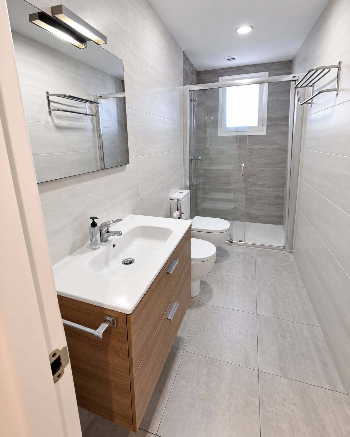 Furnished 2-Bedroom Apartment in Arrancapins photo 5 of 8