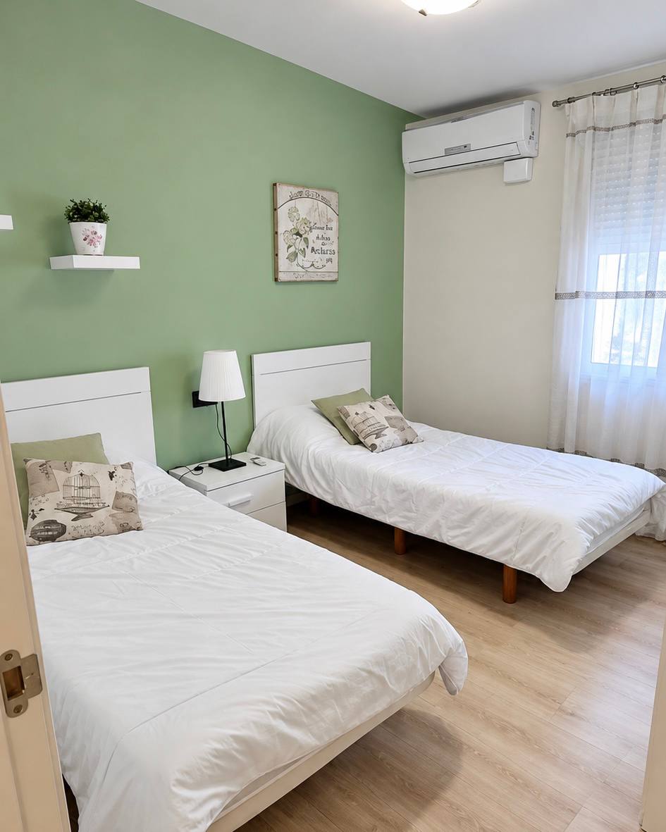 Furnished 2-Bedroom Apartment in Arrancapins photo 6 of 8
