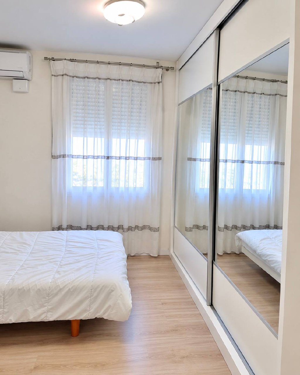 Furnished 2-Bedroom Apartment in Arrancapins photo 7 of 8