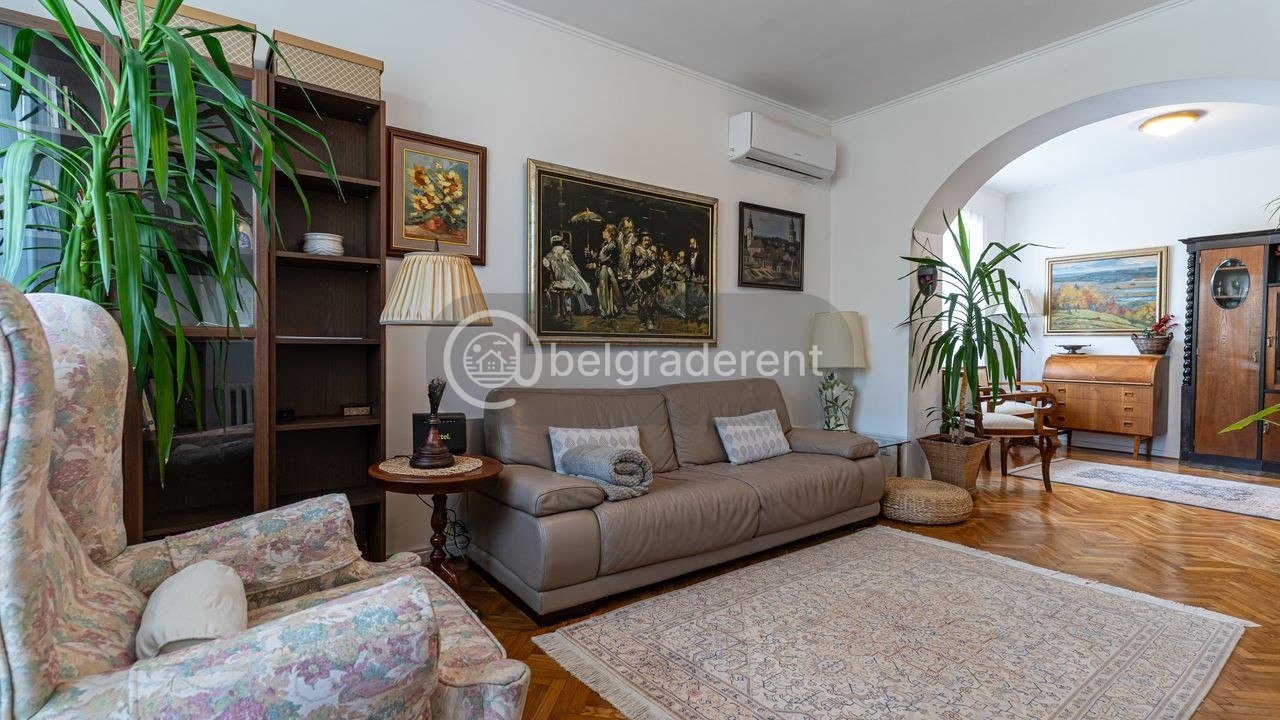 2-Bedroom Apartment in Gornji Voždovac photo 2 of 8