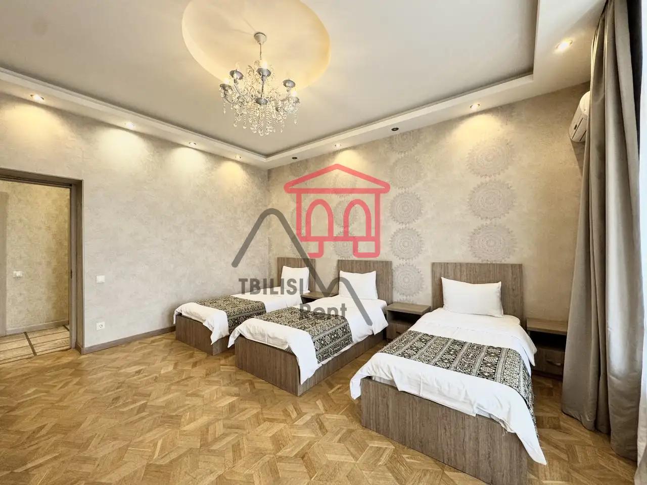4-Bedroom Apartment on Marjanishvili Avenue photo 5 of 8