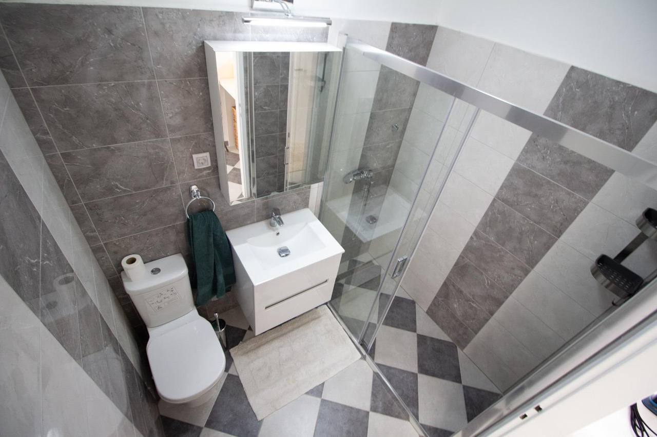 2-Bedroom Apartment on Kralja Milana photo 5 of 6