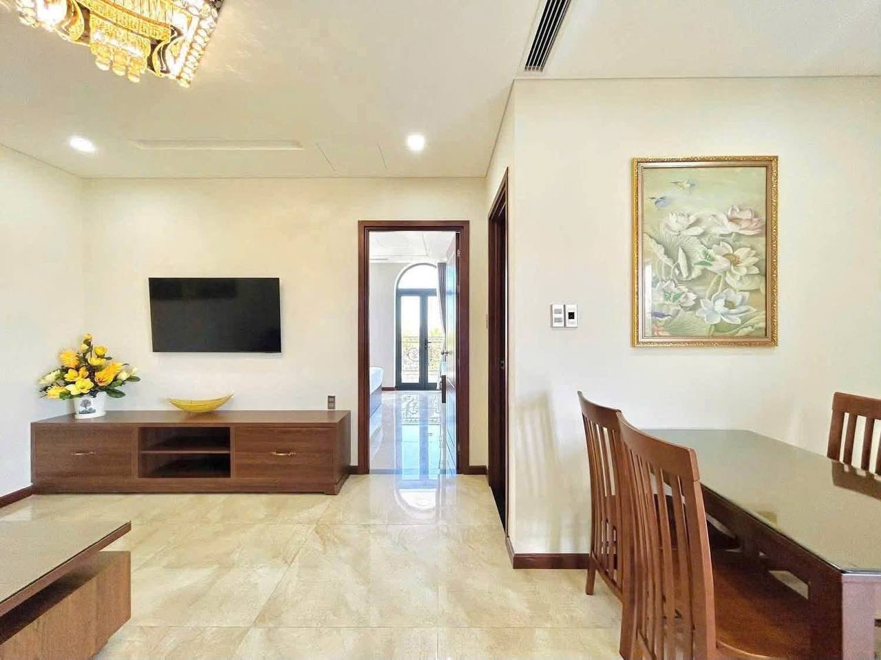 2-Bedroom Ocean-View Apartment in Son Tra photo 4 of 8