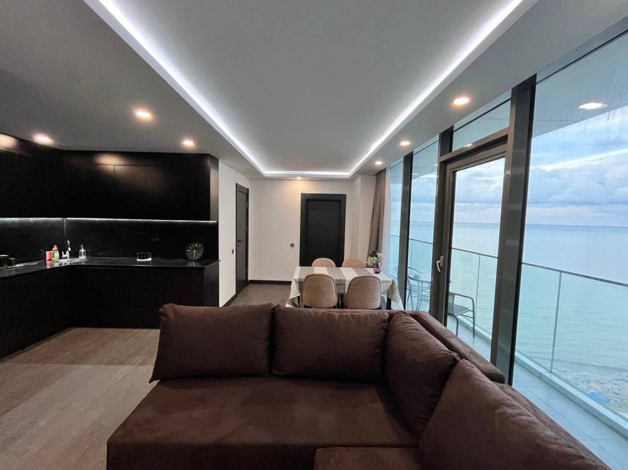 1-Bedroom Apartment with Sea View photo 3 of 6
